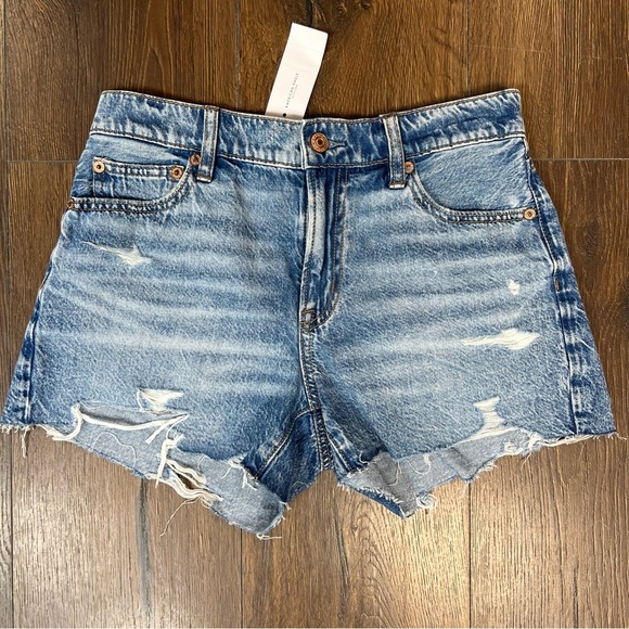 🆕 American Eagle 90’s Distressed Boyfriend Shorts NEW SZ 0 - Picture 1 of 5